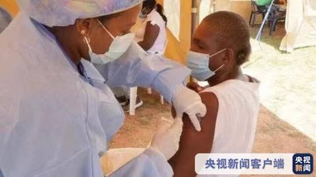 新一批中国科兴疫苗运抵哥伦比亚 部分区域接种率已达80%