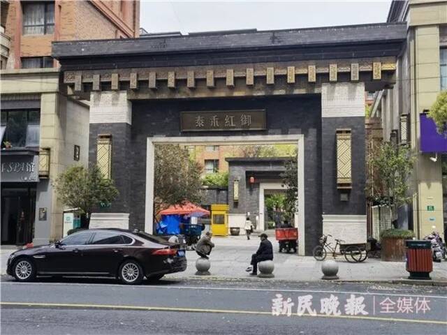 上海一小学门口发生车祸，30岁男子当场身亡…夺命弯道引担忧，最新进展来了