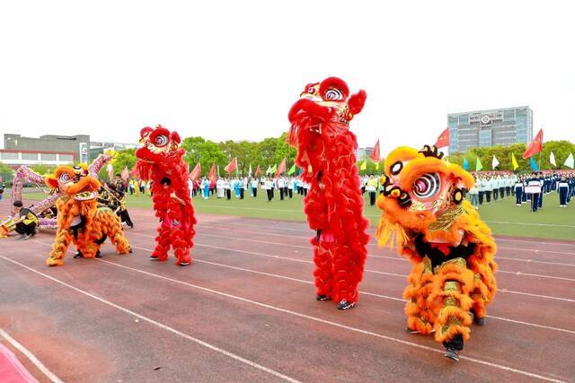 新闻  我校第三届体育运动嘉年华暨师生运动会举行