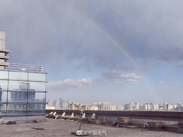刚刚，北京天边现彩虹！
