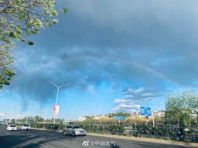 刚刚，北京天边现彩虹！
