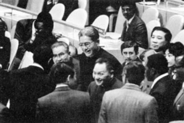 党史时时学  邓小平率团出席联合国大会特别会议