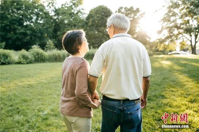 老人资料图(图文无关)。来源：视觉中国