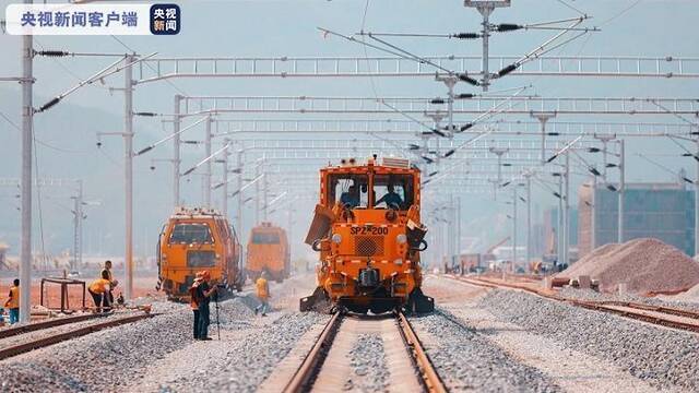 中老铁路国内段开始线路精调 预计年内建成通车