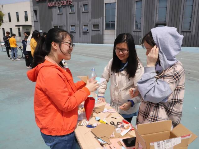 主题图片展、新晋打卡点、迷你马拉松……在南航，我们这样迎接中国航天日