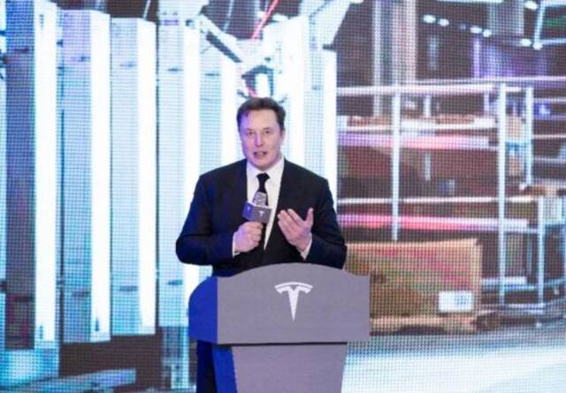·2020年初，特斯拉宣布启动在上海超级工厂制造Model Y汽车项目。同时，首批Model 3汽车在上海向公众进行交付。图片来源：新华社