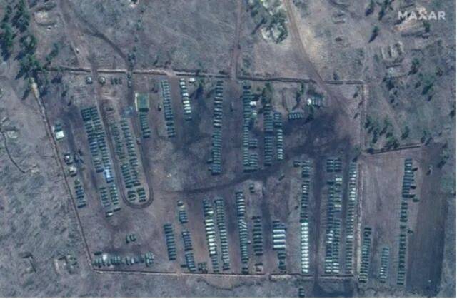 卫星图像显示，俄罗斯军队在乌克兰边境集结