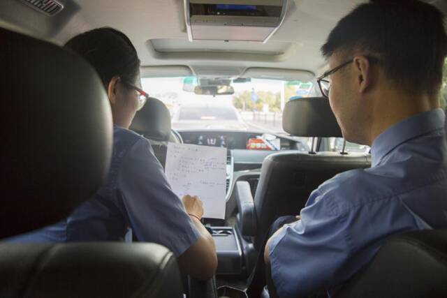 “你爸爸是变态！”办案民警在网上被黑势力造谣辱骂，掉光头发