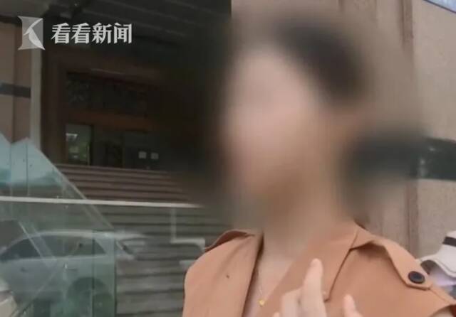 女大学生应聘演员，却被安排到俱乐部陪酒？