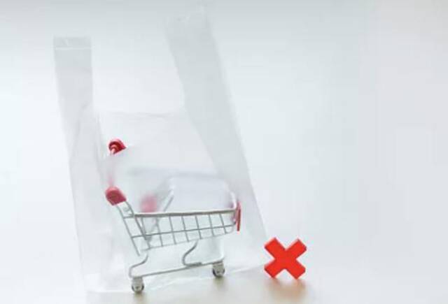 “最严限塑令”实施4个月，北京塑料购物袋销量下降35%