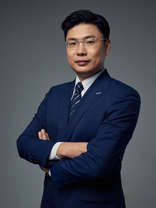 中国汽车工业协会秘书长助理兼技术部部长王耀博士。