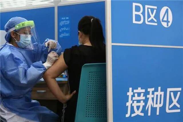 打疫苗排不上队？广州最大临时接种点来了！