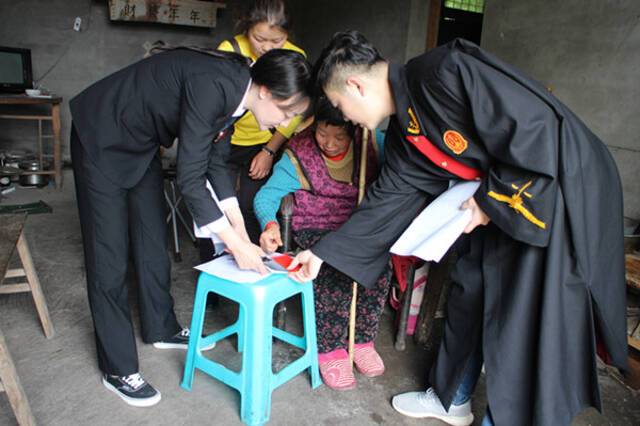 合川法院：巡回审判进农家 司法温情暖民心