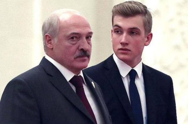 卢卡申科及其儿子。图片来源：俄罗斯的观察者