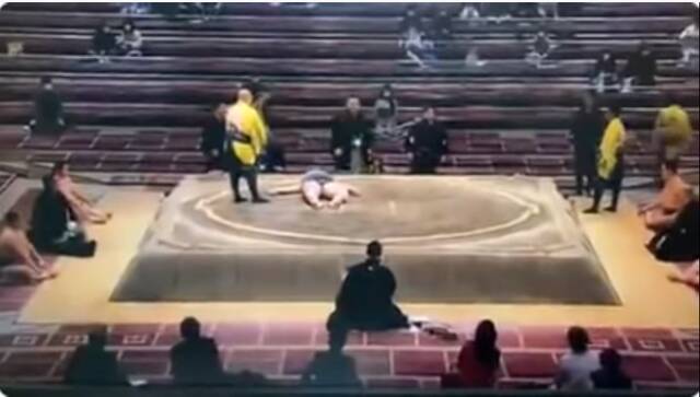 响龙瘫倒在比赛场地内（Youtube）