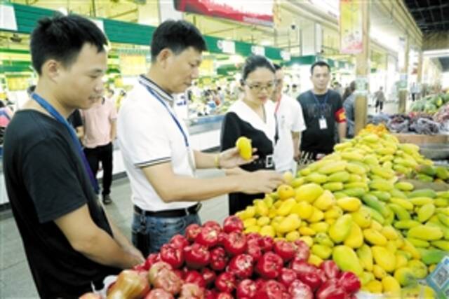 物价联动更透明 市民拎稳“菜篮子”