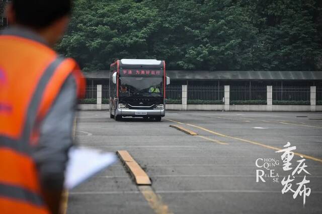 全国公交驾驶员节能技术大赛重庆预选赛开赛邹乐摄