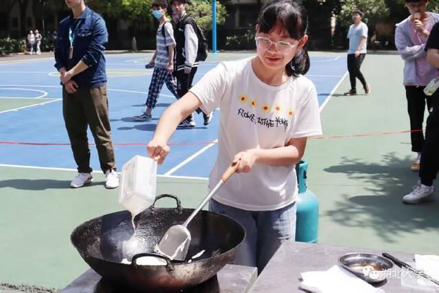 △2018级生物科学张颖