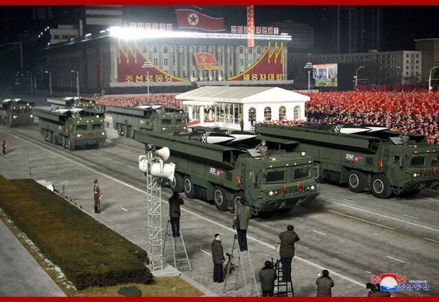 朝鲜在阅兵时中展示的“世界最强兵器”图源：朝中社
