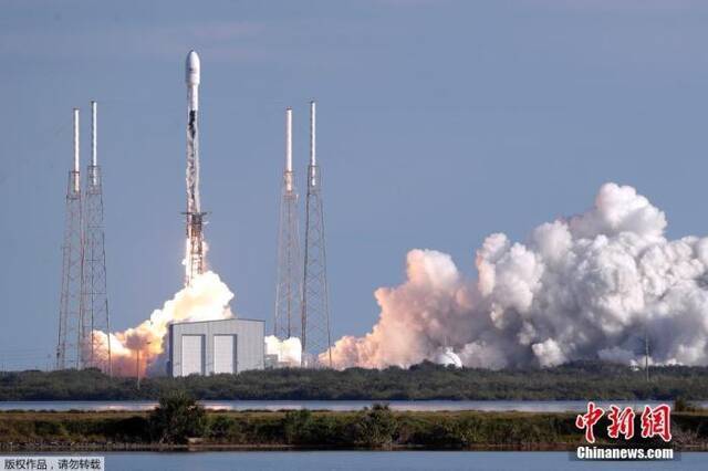 SpaceX“猎鹰9”号火箭再升空 运送60颗“星链”卫星