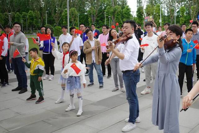 电子科大这一场表白，超燃！