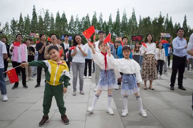 电子科大这一场表白，超燃！