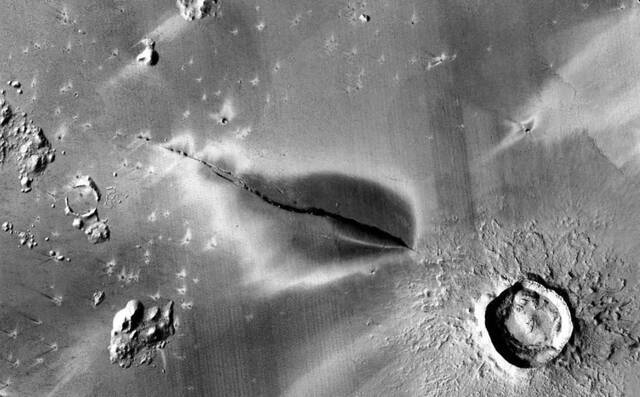 科学家怀疑火星可能仍然有火山活动