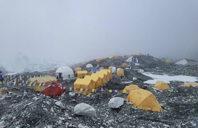 △珠峰大本营图片来自中国登山者
