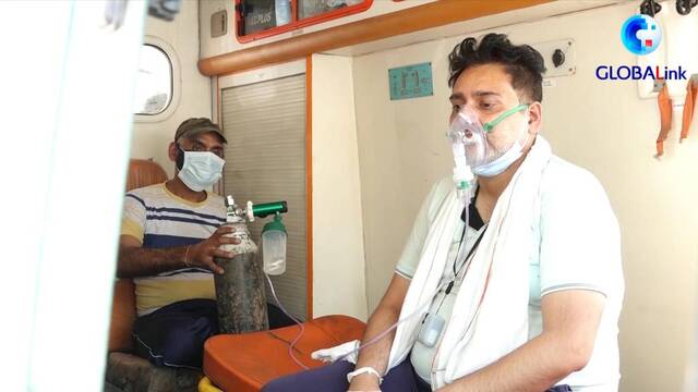 全球连线丨中国红十字会捐赠的首批制氧机和呼吸机运抵印度