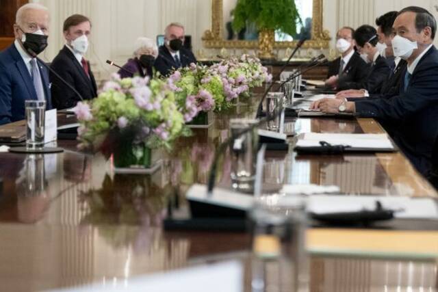4月16日，美国华盛顿特区，日本首相菅义伟访问美国，并与美国总统拜登举行会晤。（人民视觉）