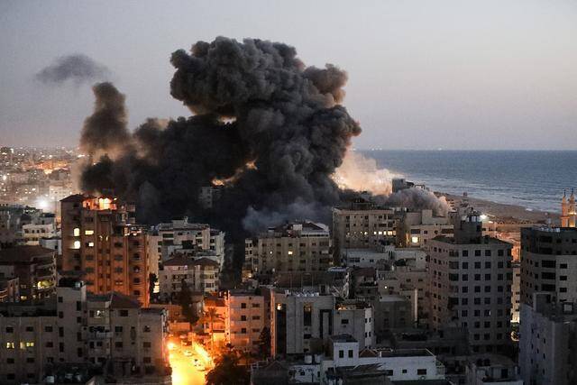 以色列使用制导炸弹摧毁民居图源：澎湃影像