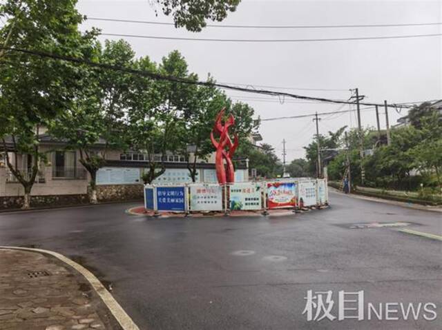 江苏男子杀前妻3人后撞车自杀 村民：车速很快没留后路 其曾因交通肇事致人死亡