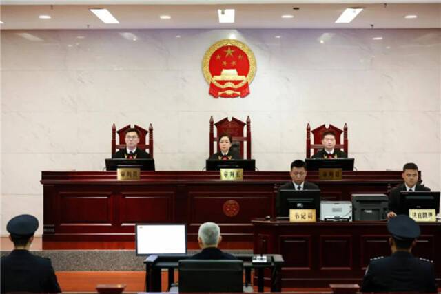 桂林中院：海南省政协原党组成员、副主席王勇受贿案一审开庭