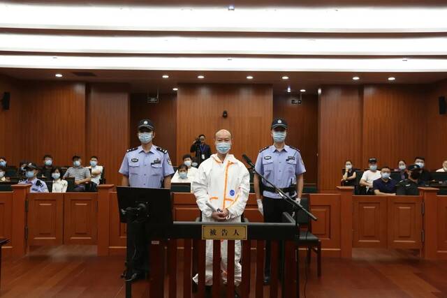 杭州男子杀妻案一审开庭 被害人近亲属向被告索赔271万余元