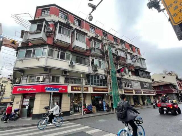 上海有幢“纸片楼”最薄处仅20厘米！住户：舍不得动迁搬走