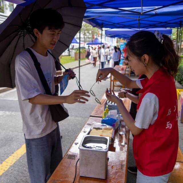 图|“学党史办实事”便民服务日活动现场