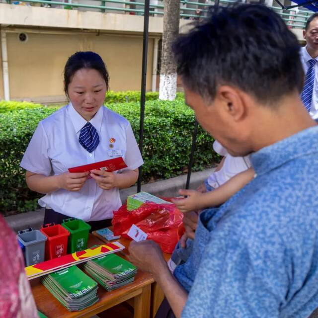 图|“学党史办实事”便民服务日活动现场