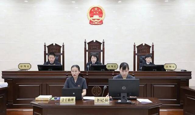 国家开发银行山西省分行原党委书记、行长王雪峰受贿案一审公开开庭