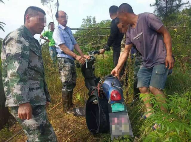 王晓慧骑的电动车