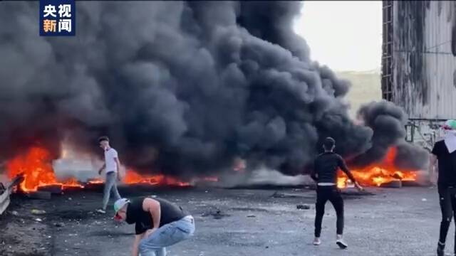 巴勒斯坦示威者与以色列士兵爆发激烈冲突 已造成多人死伤