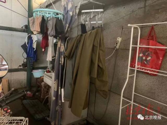 北京西城一小区电动车火灾致1死，记者探访：充电棚、报警器都有，咋还没防住？