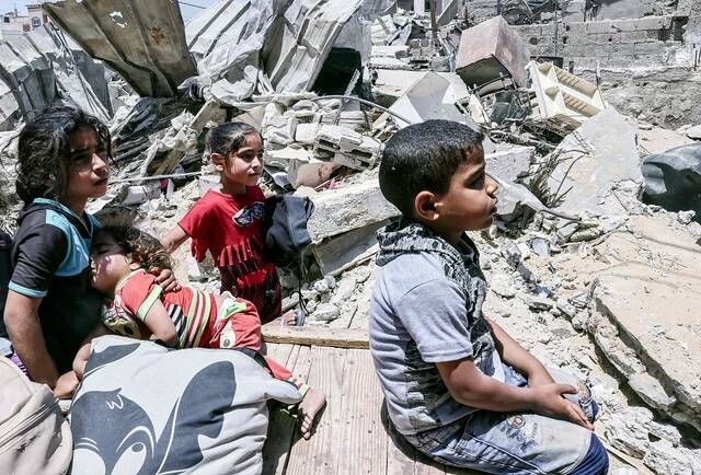 加沙50所学校遭炮火轰炸 4万多名儿童无学可上