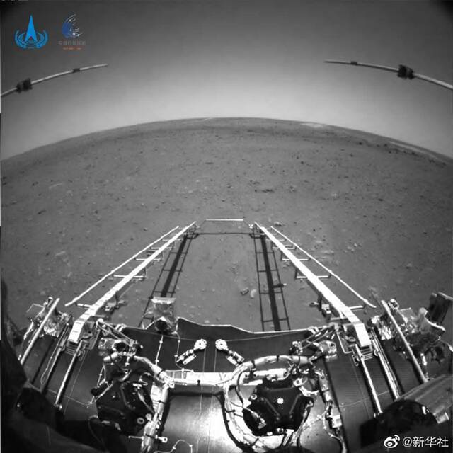 中国收到祝融号传回火星照片 NASA再次祝贺