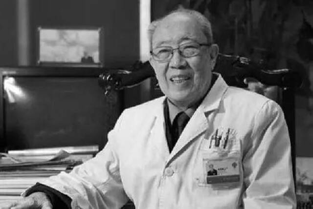 99岁“中国肝胆外科之父”逝世，两年前刚退休，一辈子站在手术台前