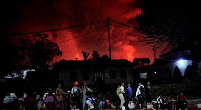 刚果火山喷发，熔岩一度流入机场：数千居民逃至卢旺达避难