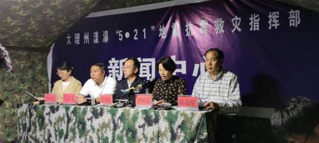 云南漾濞震后24小时：主要公路干线全面抢通，目前最缺的是帐篷