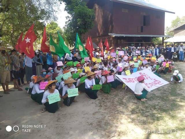 缅甸各地爆发游行示威，图自社交媒体