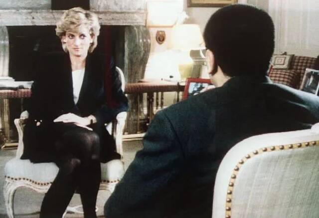 戴安娜1995年接受《广角镜》专访。图源：AFP