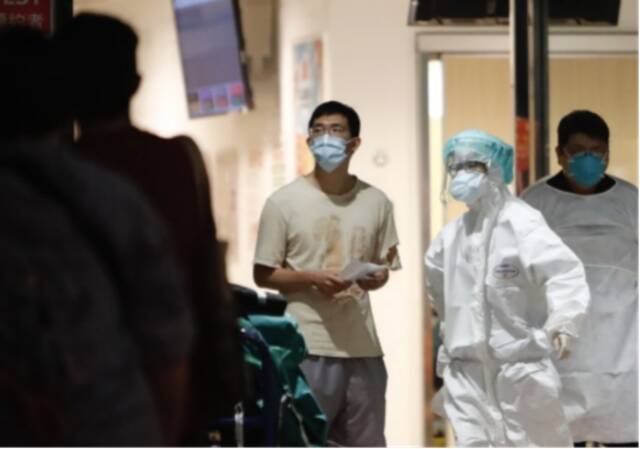 台湾地区连续十余天新冠确诊病例过百人