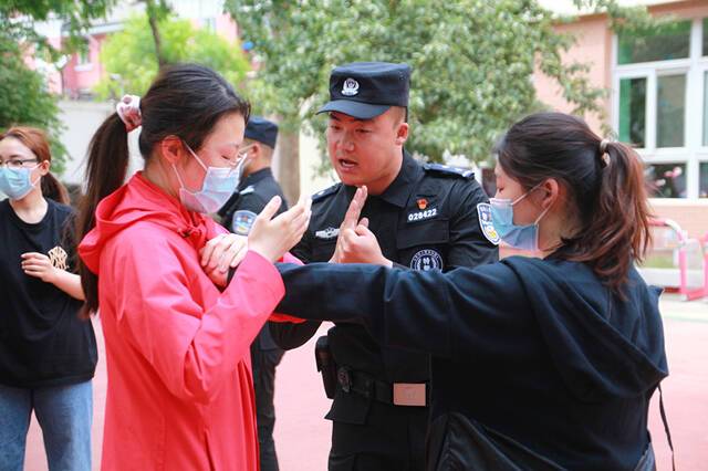 校园安全无小事，北京东城警方这样守护少年的你